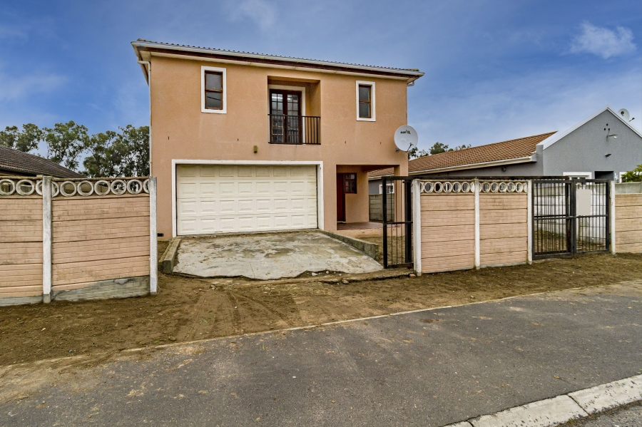 5 Bedroom Property for Sale in Bell Glen Western Cape